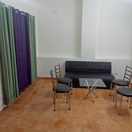 Hotel Nathu Palace Nuova Delhi Esterno foto